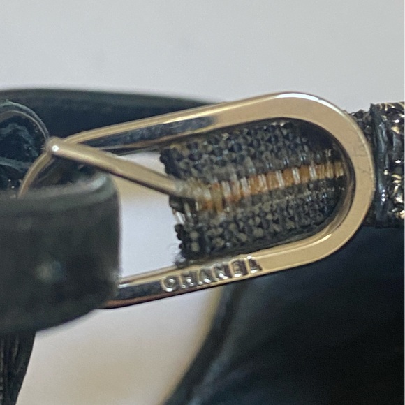 Vintage CHANEL maryjane wedges. In metallic silver exotic python Jeweled CC logo - Picture 6 of 12